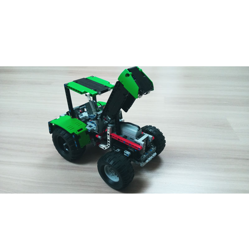 Urban Farming Model - MOC-80667 Trator Agrícola Urbano de Médio
